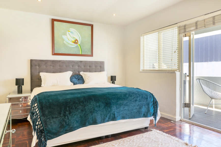 2 Bedroom Property for Sale in Sea Point Western Cape
